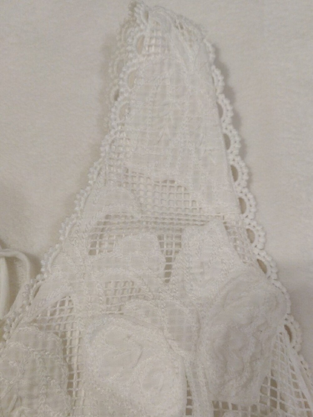 Anthropologie White Top with Subtle Red Stitch Detail - Picture 13 of 15